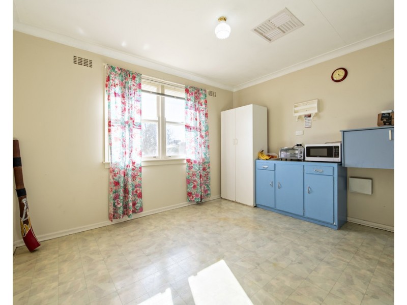 1 JOHNS AVENUE, Dubbo NSW 2830