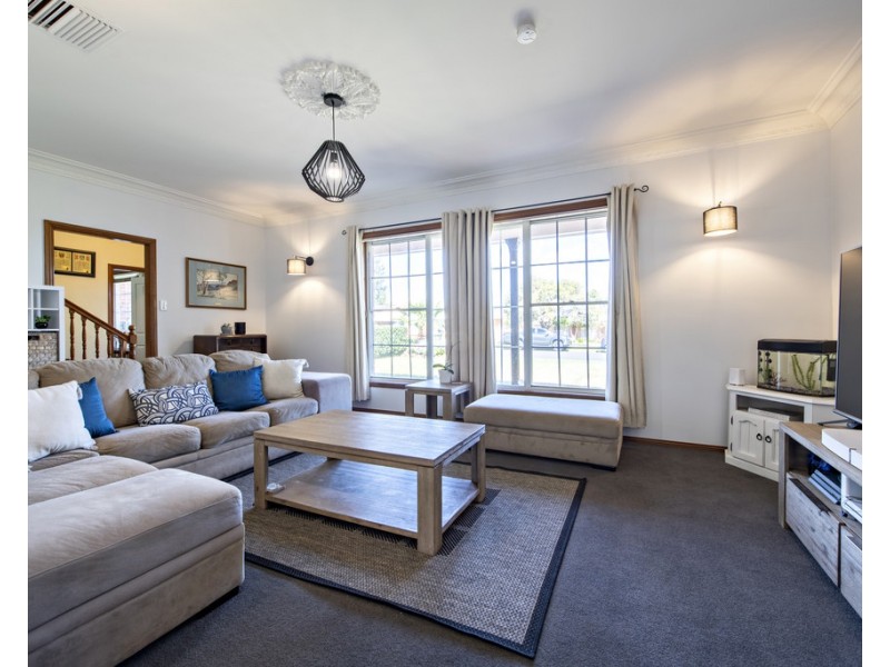 22 OXLEY CIRCLE, Dubbo NSW 2830