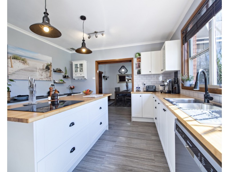 22 OXLEY CIRCLE, Dubbo NSW 2830