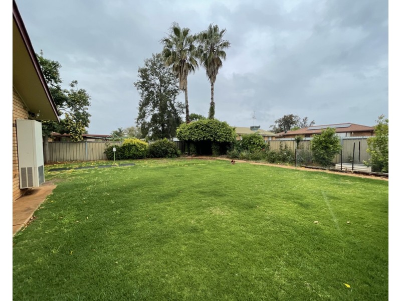 5 Bonner Crescent, Dubbo NSW 2830