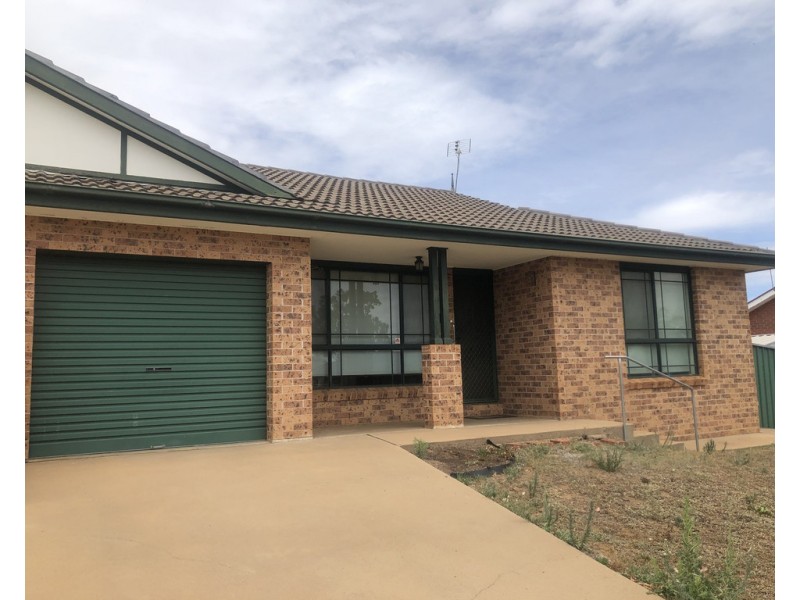 4 Boronia Place, Dubbo NSW 2830