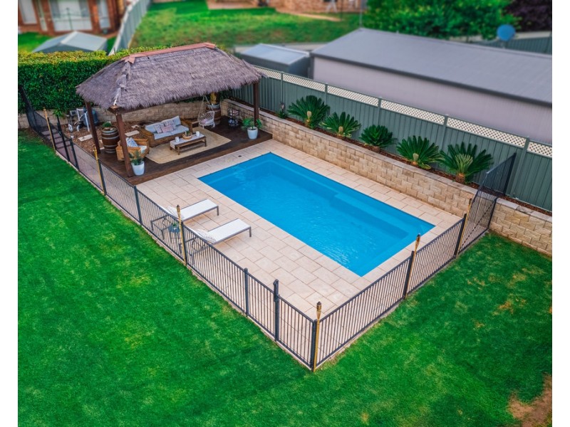8 RIVIERA AVENUE, Dubbo NSW 2830