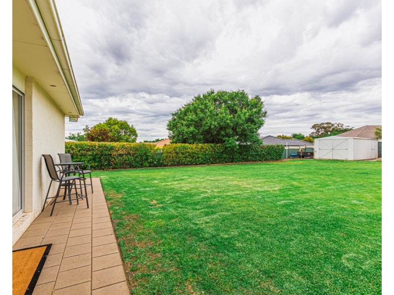 8 RIVIERA AVENUE, Dubbo NSW 2830