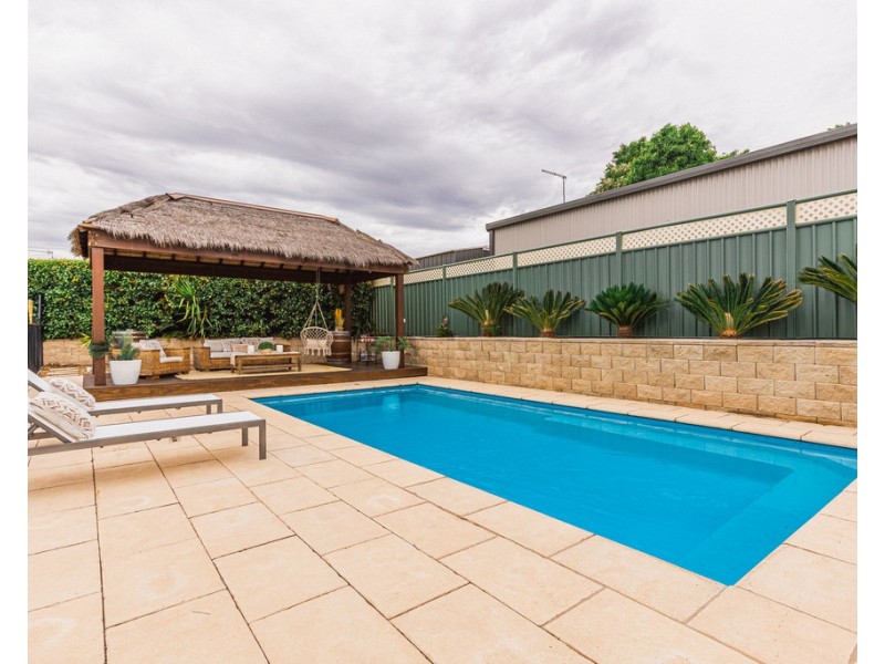 8 RIVIERA AVENUE, Dubbo NSW 2830