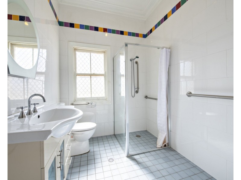 140 COBRA STREET, Dubbo NSW 2830