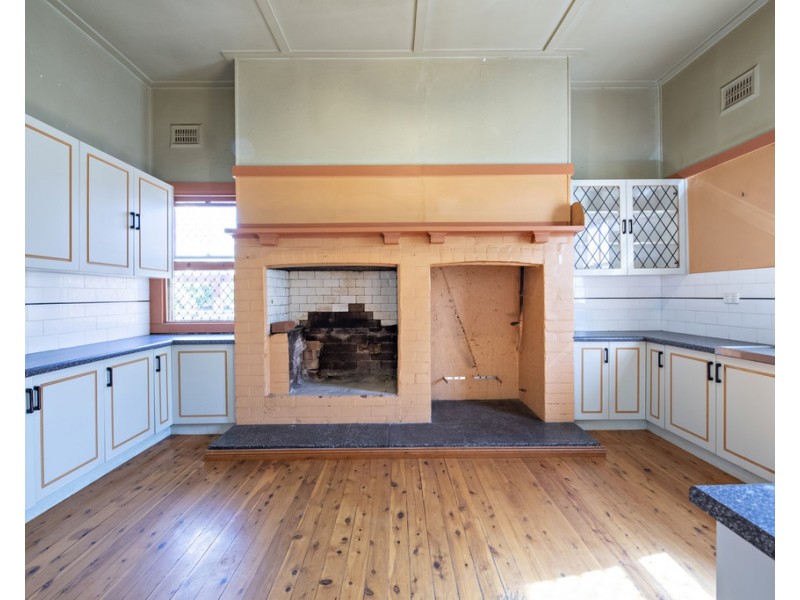 140 COBRA STREET, Dubbo NSW 2830