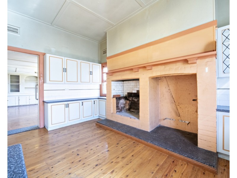 140 COBRA STREET, Dubbo NSW 2830
