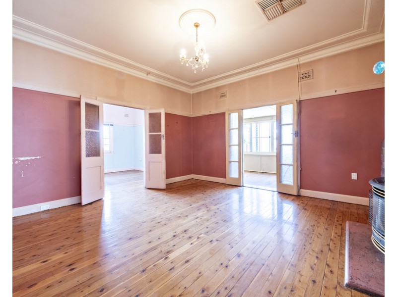 140 COBRA STREET, Dubbo NSW 2830