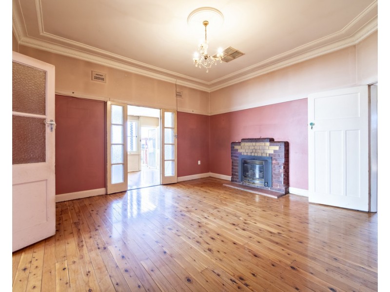 140 COBRA STREET, Dubbo NSW 2830