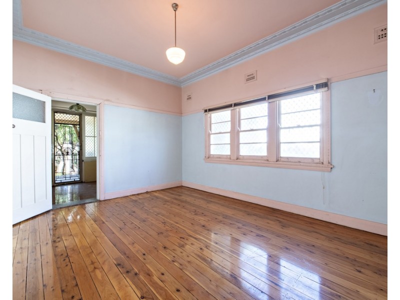 140 COBRA STREET, Dubbo NSW 2830