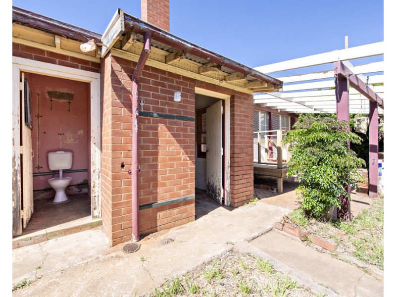 140 COBRA STREET, Dubbo NSW 2830