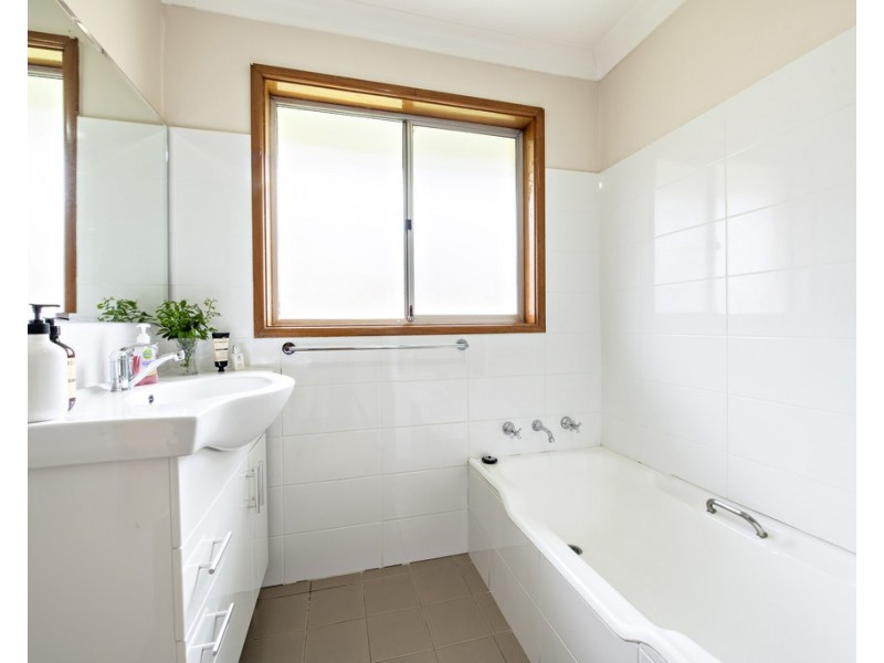 2A and 2B RIVERGUM PLACE, Dubbo NSW 2830