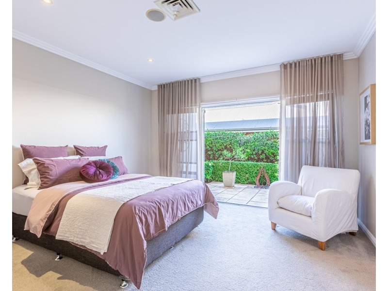 12 ENGLEWOOD AVENUE, Dubbo NSW 2830