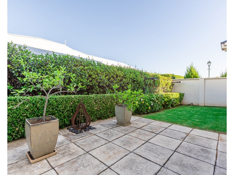 12 ENGLEWOOD AVENUE, Dubbo NSW 2830