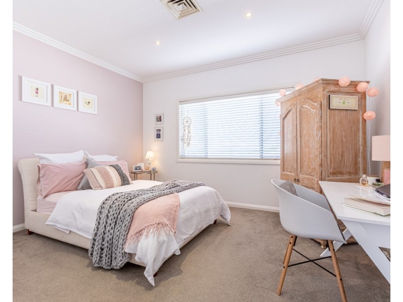 12 ENGLEWOOD AVENUE, Dubbo NSW 2830