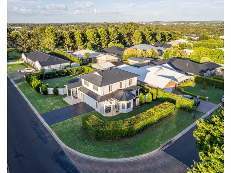 12 ENGLEWOOD AVENUE, Dubbo NSW 2830