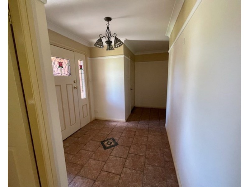 2 WIRRAWAY CLOSE, Dubbo NSW 2830