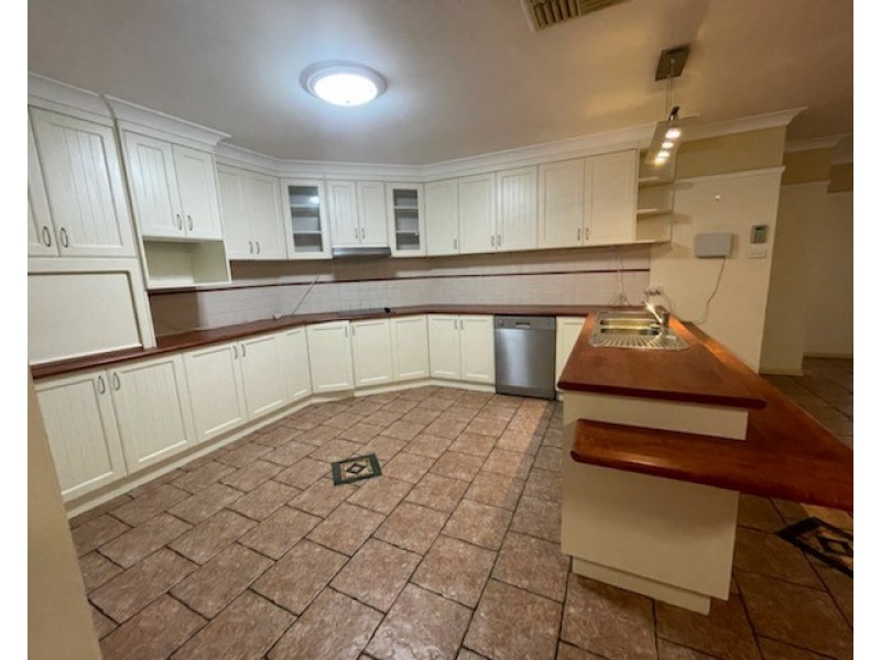 2 WIRRAWAY CLOSE, Dubbo NSW 2830