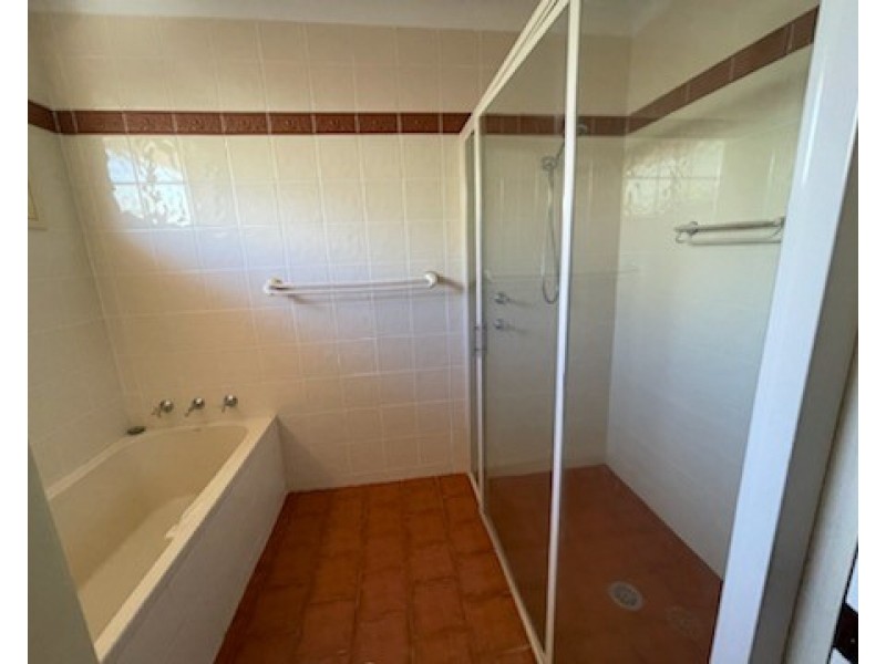 2 WIRRAWAY CLOSE, Dubbo NSW 2830