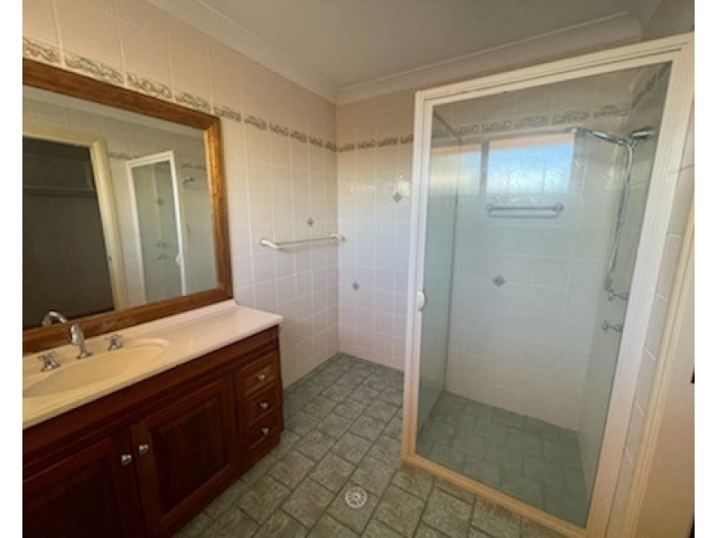 2 WIRRAWAY CLOSE, Dubbo NSW 2830