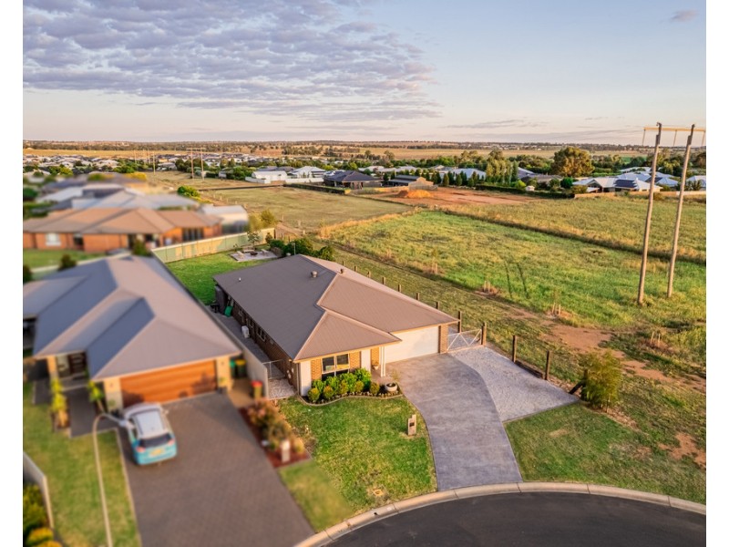 22 SEVERN CIRCLE, Dubbo NSW 2830