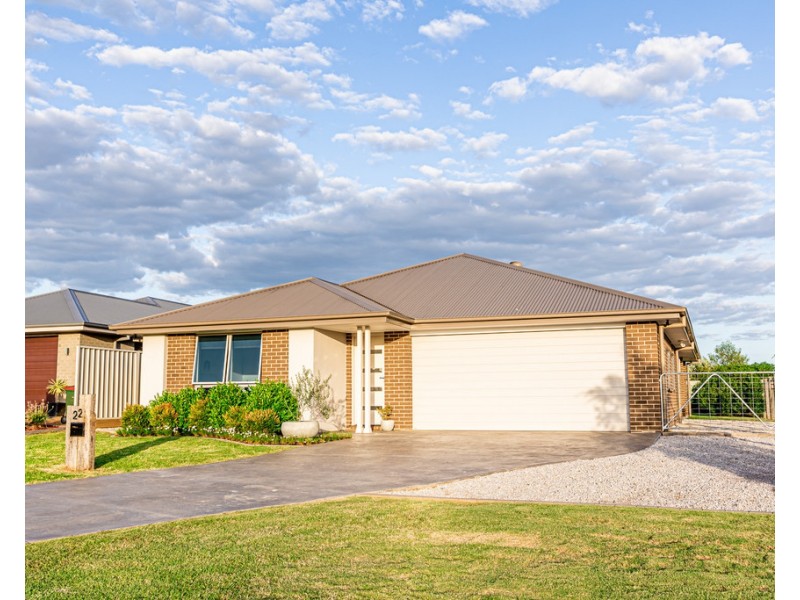 22 SEVERN CIRCLE, Dubbo NSW 2830