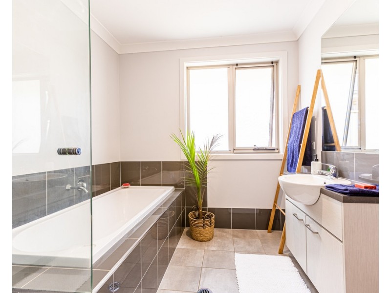 22 SEVERN CIRCLE, Dubbo NSW 2830