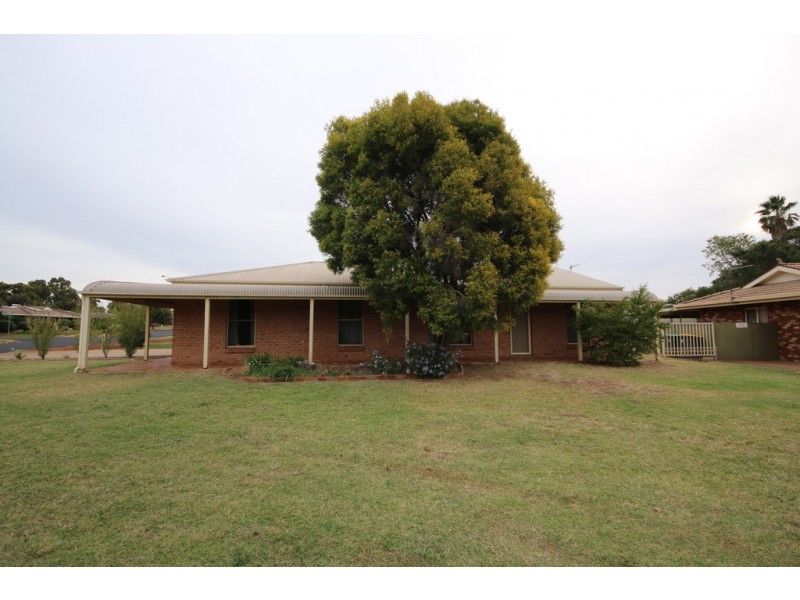 19 Robinson Avenue, Dubbo NSW 2830