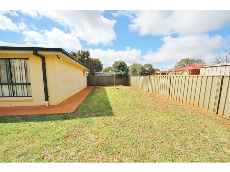 1 Ken McMullen Place, Dubbo NSW 2830