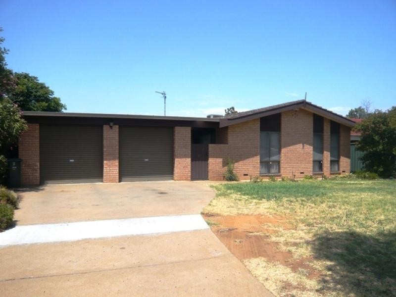 15 Oak Street, Dubbo NSW 2830