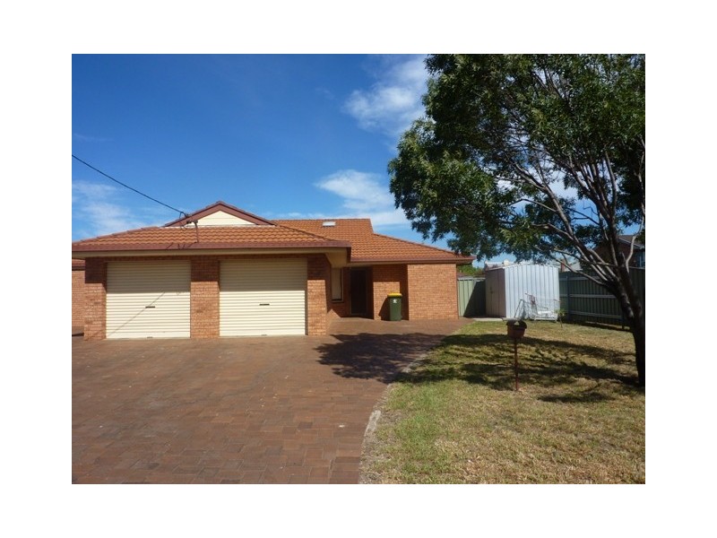 2 Carrington Square, Dubbo NSW 2830