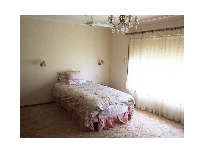 2 Garnet Street, Dubbo NSW 2830