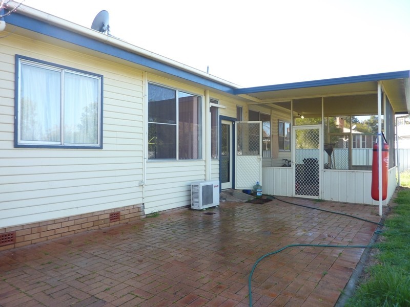 – Tink Avenue, Dubbo NSW 2830