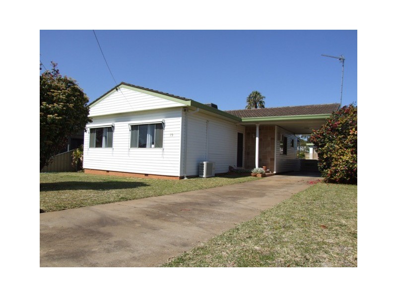 19 Laughton Street, Dubbo NSW 2830