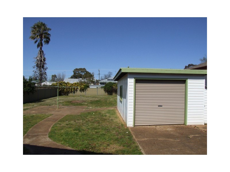 19 Laughton Street, Dubbo NSW 2830