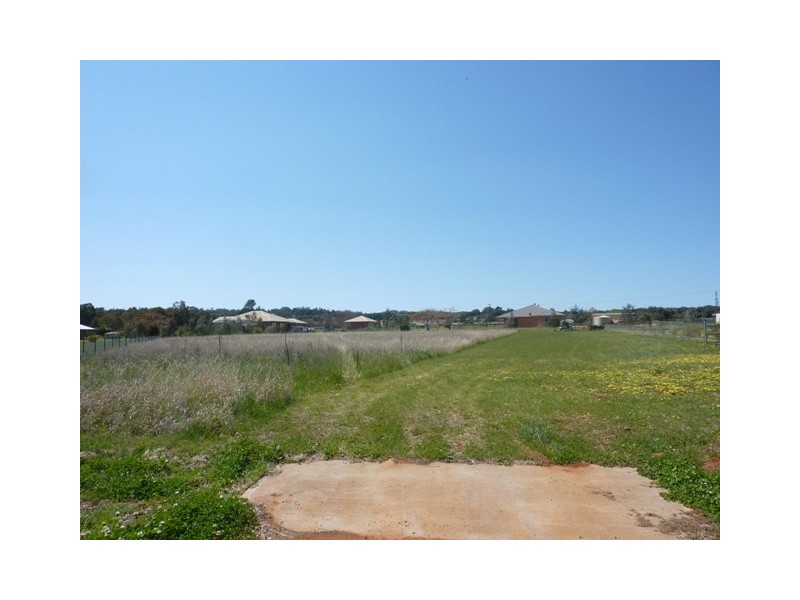 5 John Roach Close, Dubbo NSW 2830