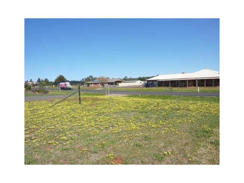 5 John Roach Close, Dubbo NSW 2830