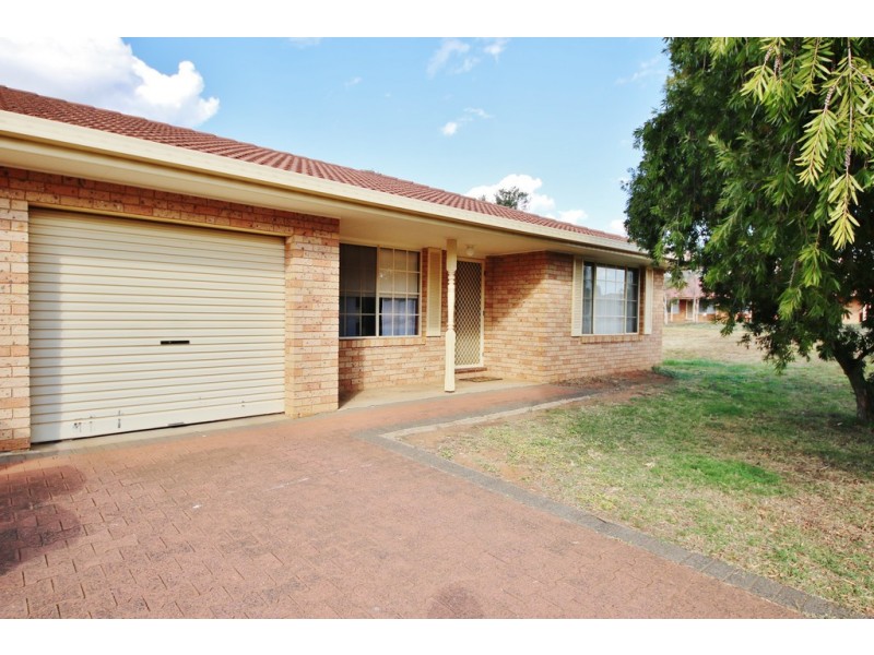 74 Websdale Drive, Dubbo NSW 2830