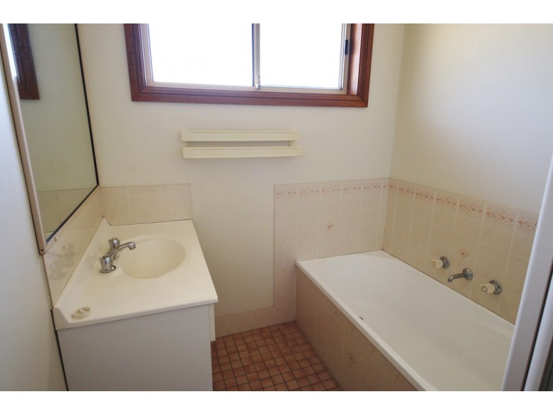 74 Websdale Drive, Dubbo NSW 2830