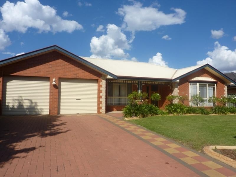 6 Namoi Crescent, Dubbo NSW 2830