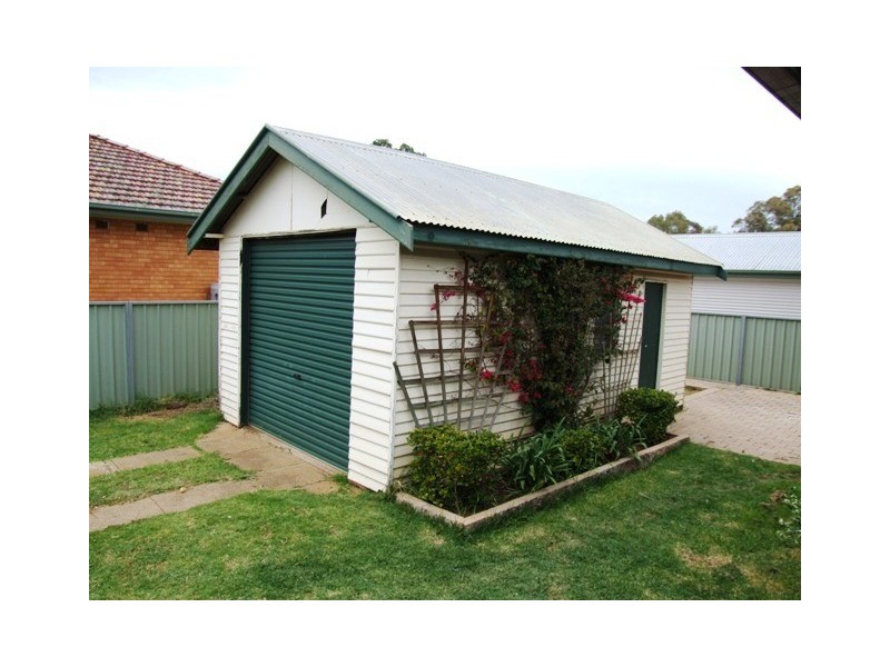 10 Hampden Street, Dubbo NSW 2830