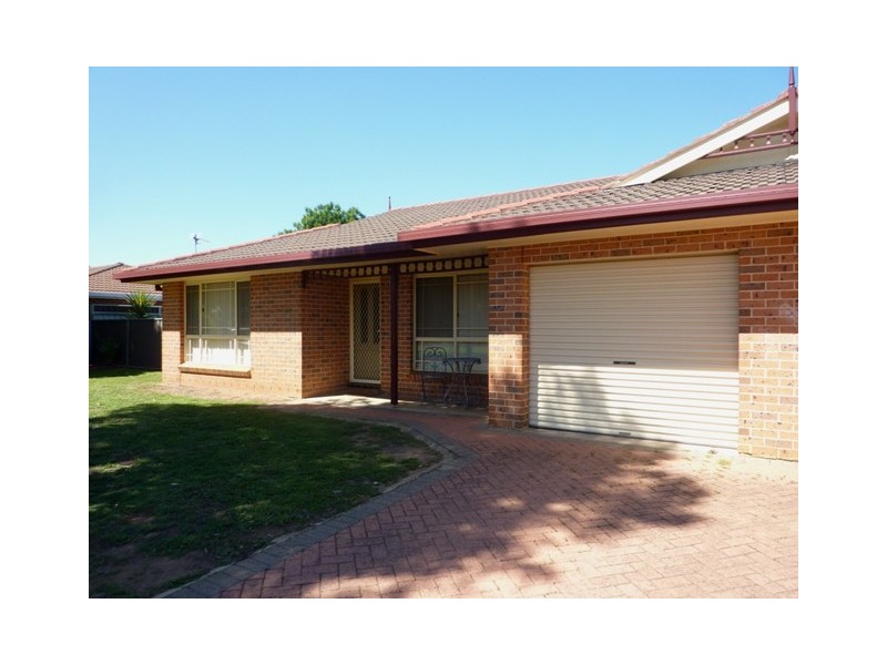 1/3 Bellbird Way, Dubbo NSW 2830