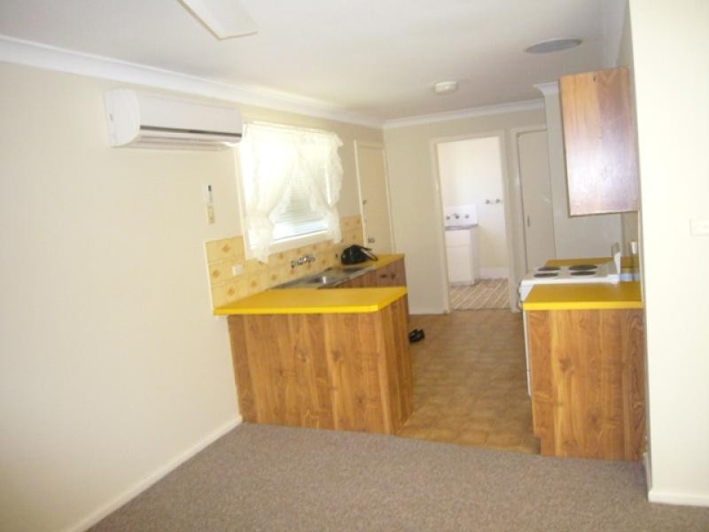 1/2 Douglas Mawson Drive, Dubbo NSW 2830