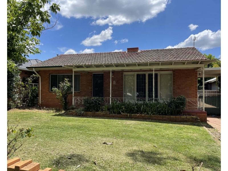 1 Roycox Crescent, Dubbo NSW 2830