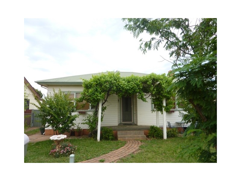 32 Alfred Street, Dubbo NSW 2830