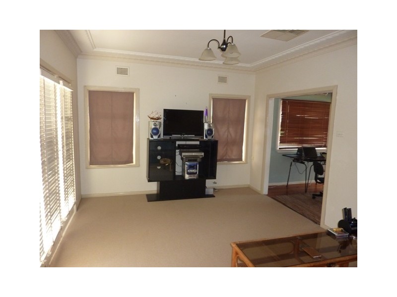 44 Caroline, Dubbo NSW 2830