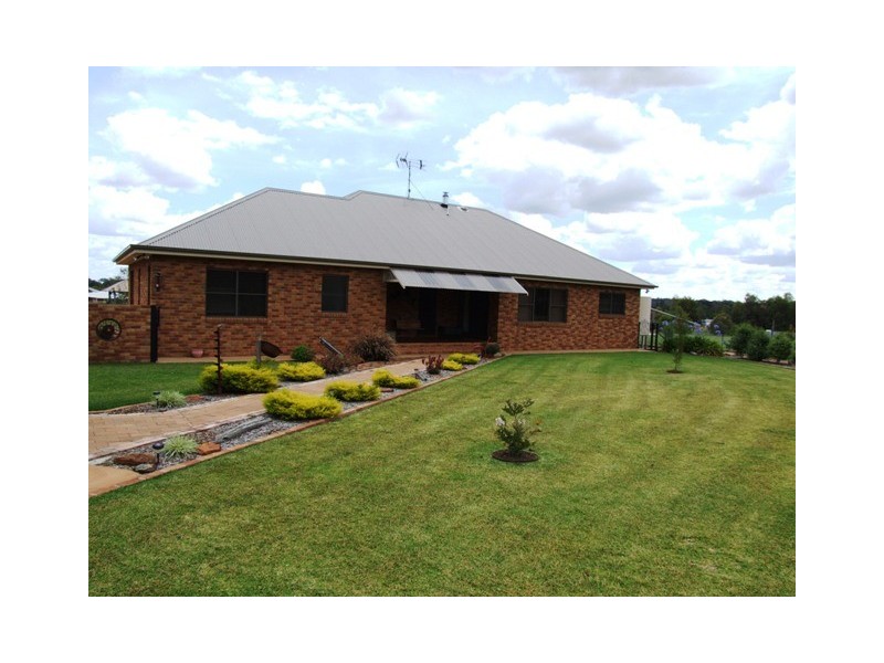 36L Debeaufort Drive, Dubbo NSW 2830