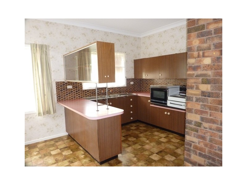 8 Hazelwood Drive, Dubbo NSW 2830