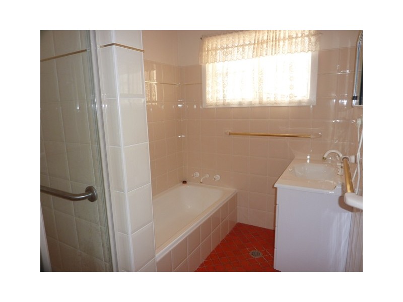 8 Hazelwood Drive, Dubbo NSW 2830