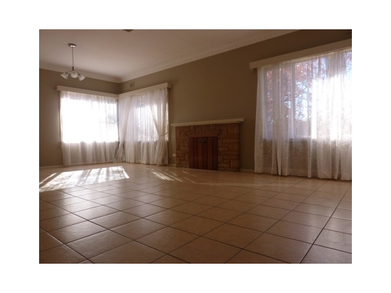 29 Roycox Crescent, Dubbo NSW 2830